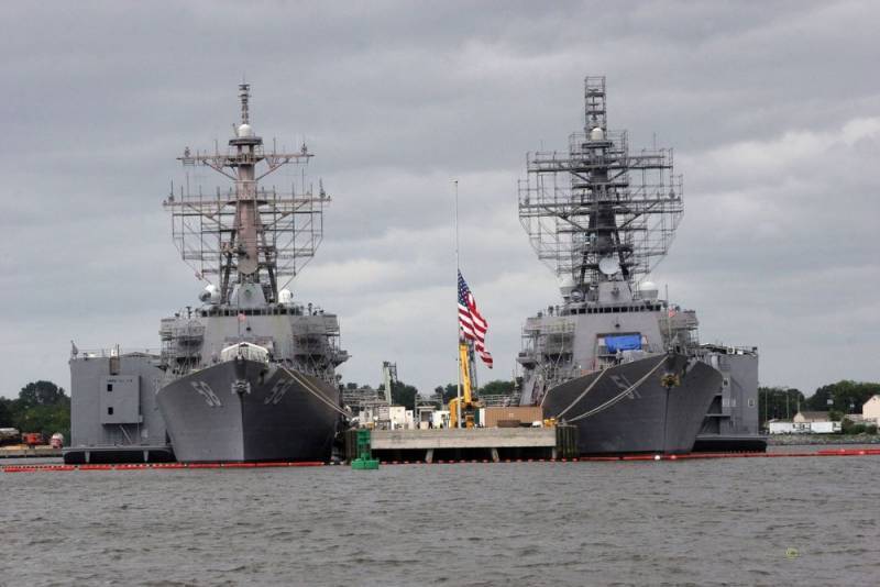 США направляют корабли к России пытаясь спастись от прогрессирующего упадка