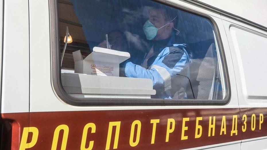 Число тестов на коронавирус в Петербурге сократилось до 25 тыс. в день