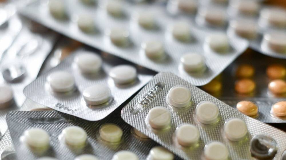 Доктор Мясников перечислил лекарства, которые надо выбросить из аптечки