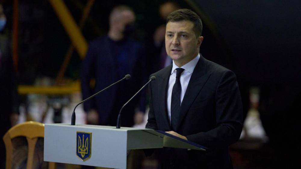 Киевские СМИ обвинили Зеленского в закрытии телеканалов по приказу Запада