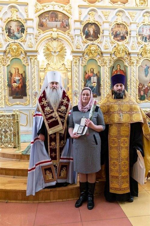В духе православных ценностей. Многодетную маму наградили за верность семье