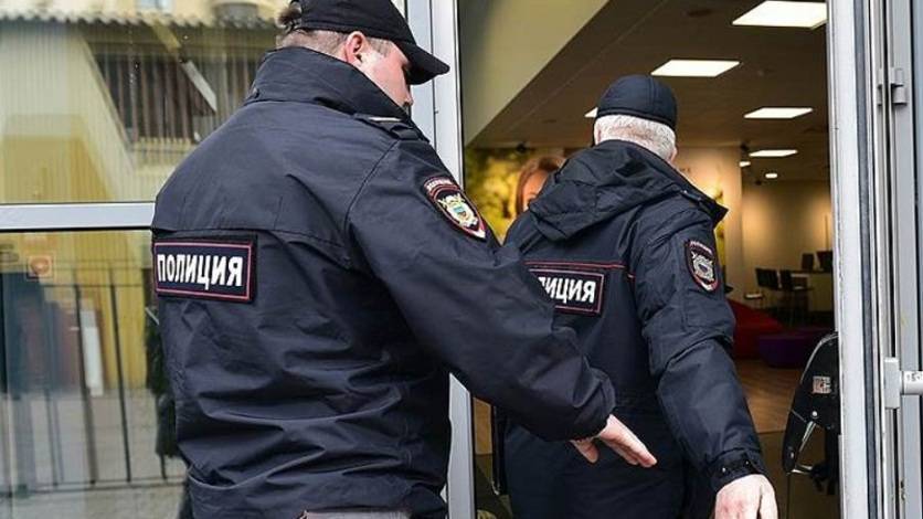 Полицейские нагрянули с обысками к активистам в Петербурге и Владивостоке