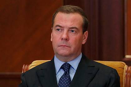 Медведев обсудил с Медведчуком закрытие трех украинских телеканалов