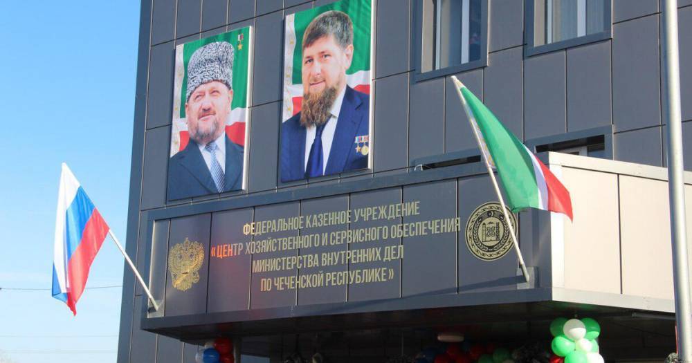 Пропавших после задержания чеченцев-геев нашли на родине