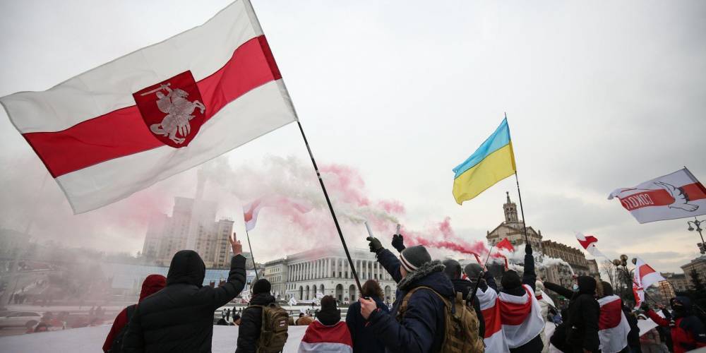 «Мы вместе и мы победим». В Киеве состоялся марш солидарности с Беларусью — фоторепортаж