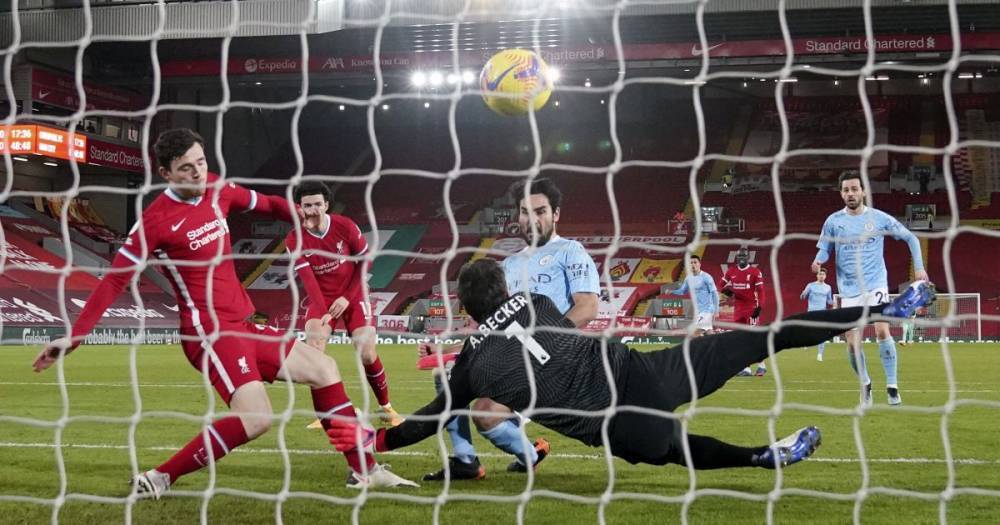 Ляпы Алиссона и два пенальти: Зинченко помог "Манчестер Сити" уничтожить "Ливерпуль" на "Энфилде" (видео)