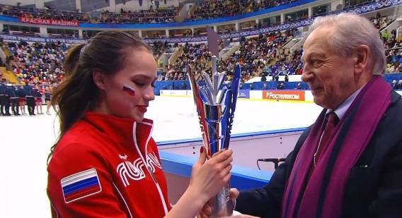 Загитова объявила об участии в «Ледниковом периоде» в качестве спортсмена