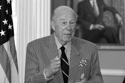 В возрасте 100 лет умер бывший госсекретарь США Джордж Шульц