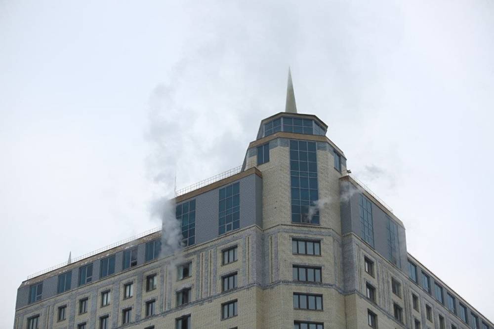В пожаре в здании в центре Екатеринбурга пострадали три человека, все они в реанимации