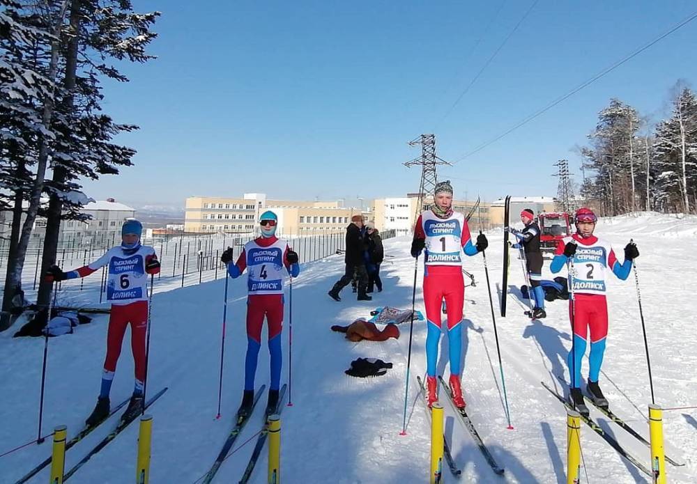 В Долинске разыграли медали первенства спортшколы по лыжному спринту
