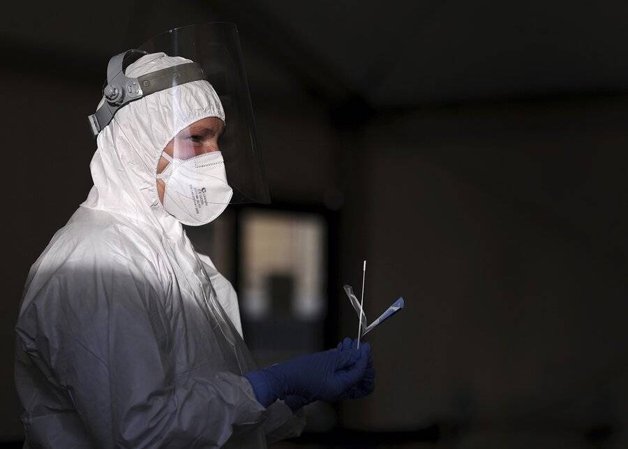 В Германии 14 привитых от COVID-19 заразились "британским" штаммом коронавируса