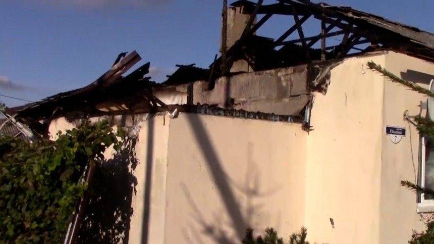 Инспекторы ДПС спасли из горящего дома пенсионерку и ее мужа-инвалида