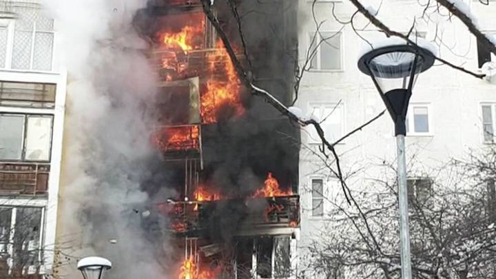 Вести-Москва. Люди прыгали из окон: названа причина страшного пожара в московской 9-этажке