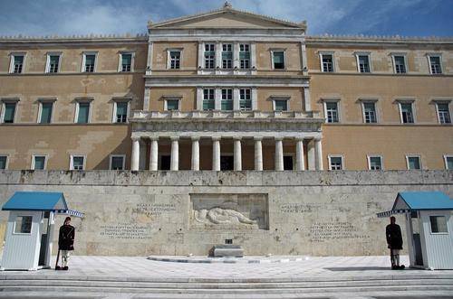Власти Греции продлили разрешение на въезд 500 граждан России в неделю до 22 февраля