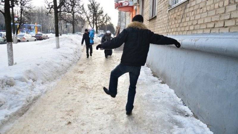 Жертвы гололеда: в Одессе за день травмировались почти 100 человек