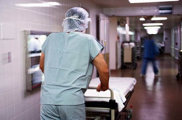 В Нижневартовске шестилетнему пациенту удалили из грудной клетки 20-сантиметровую опухоль