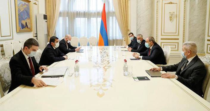 Премьер Армении и глава Карабаха обсудили крупные проекты в сфере инфраструктур