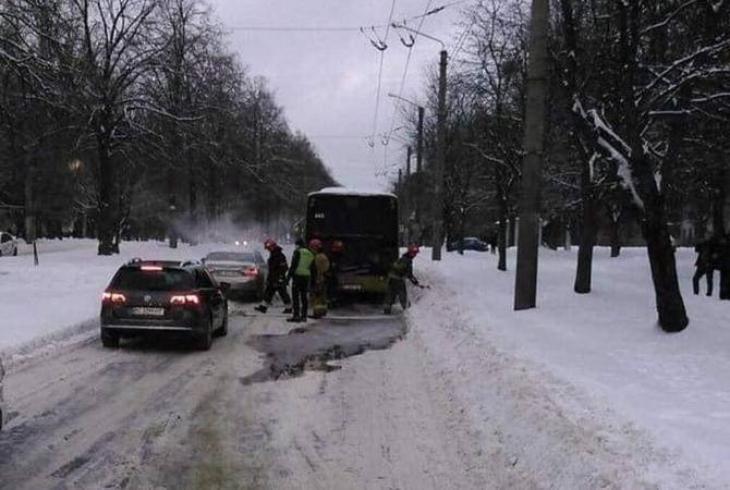 Во Львове на ходу загорелся пассажирский автобус