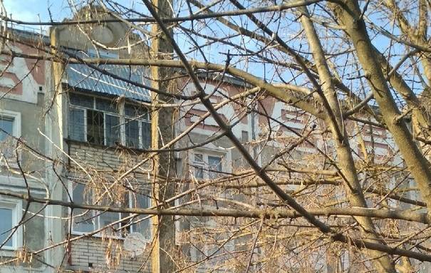 В Смоленске отремонтируют крышу в доме с обвалившимся перекрытием