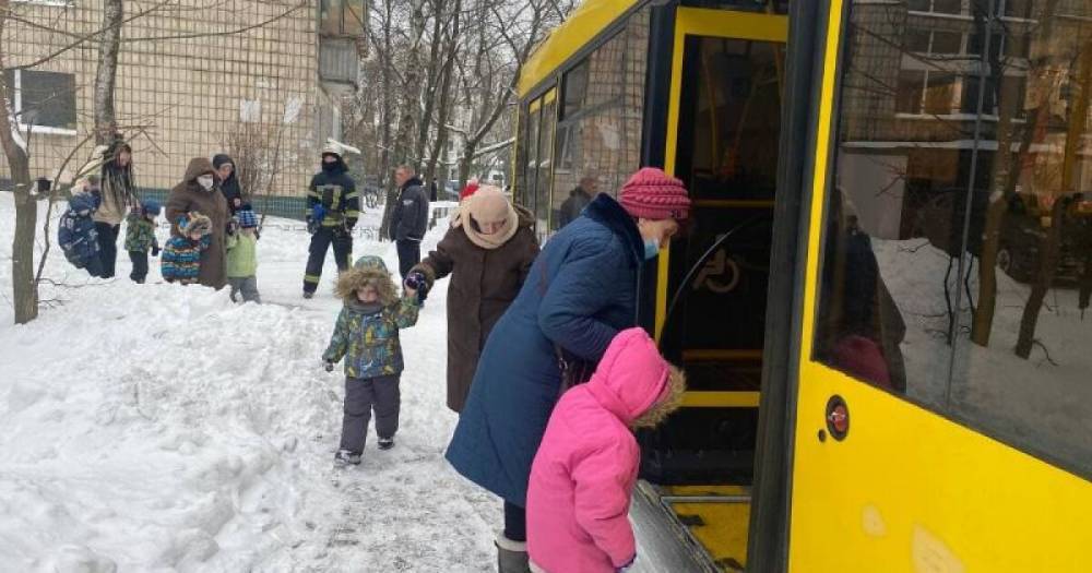 В Киеве в детском саду произошел пожар: эвакуировали более 120 детей (ФОТО)