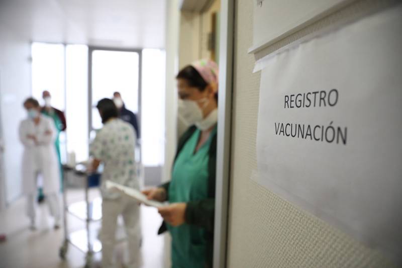 Все больше стран регистрируют вакцину "Спутник V"