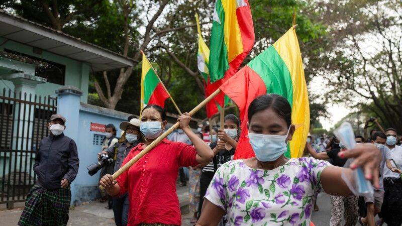 Шесть человек получили ранения на акции протеста в Мьянме