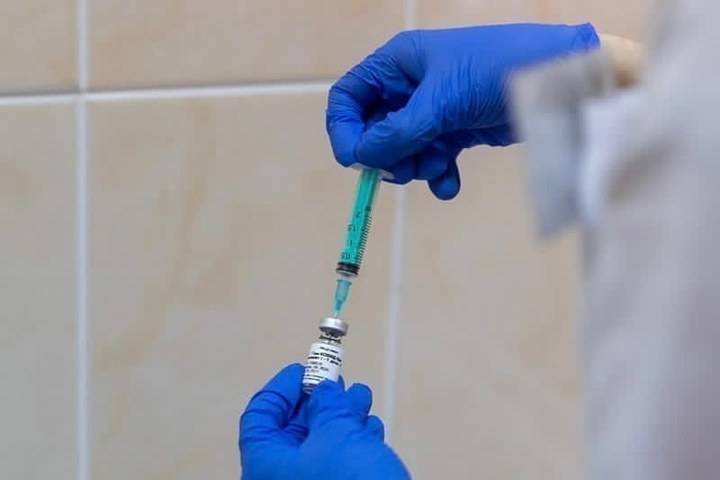 В Пскове отложили часть ковид-вакцины про запас