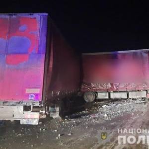 В Полтавской области столкнулись два грузовика: оба водителя погибли