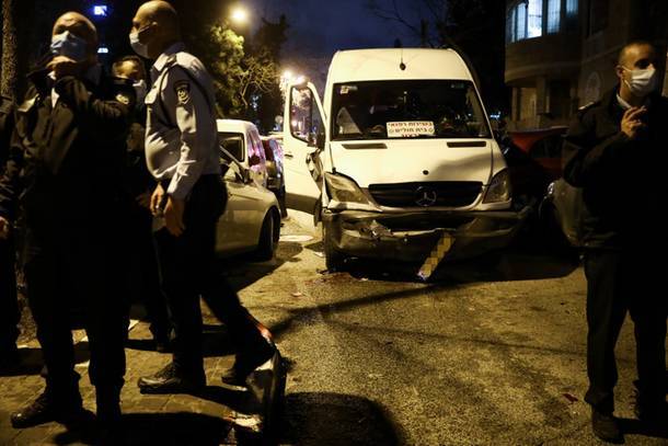 Участник массовых беспорядков в Иерусалиме погиб под колесами микроавтобуса
