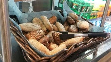 Названы пять вредных свойств хлеба