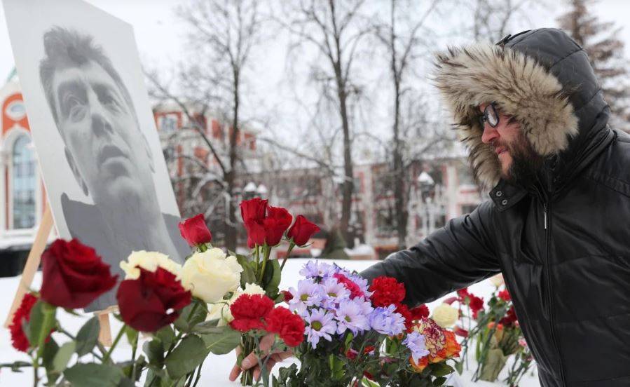 На акции памяти Бориса Немцова вышли тысячи людей
