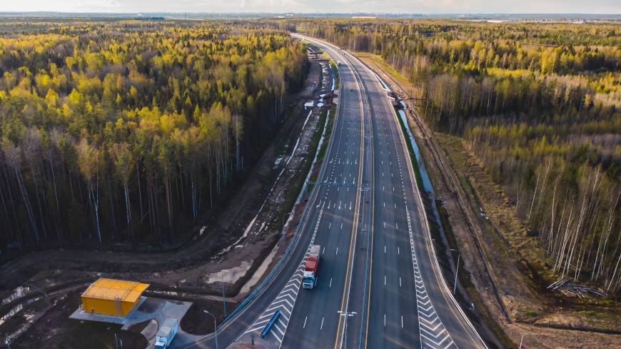 Правительство России выделило 100 млрд рублей на развитие дорожной сети в 69 регионах