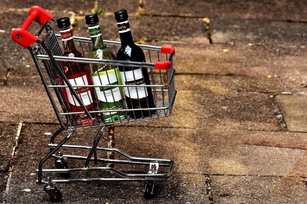 Парфенчиков не против запретить продавать алкоголь в праздники