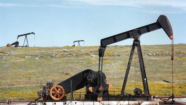 Средняя цена российской нефти Urals в январе-феврале составила $57,6 за баррель