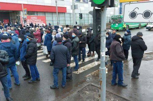 До ручки довели: работники завода в Харькове устроили акцию протеста