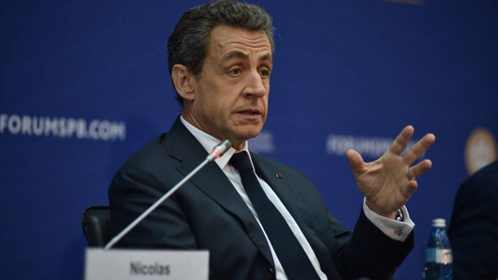 Суд во Франции признал Саркози виновным в коррупции