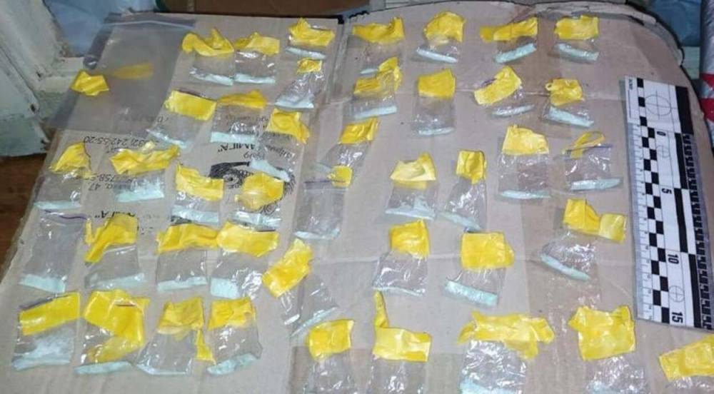 Изъяли более 100 свертков наркотиков: во Львове задержали наркодилера – фото