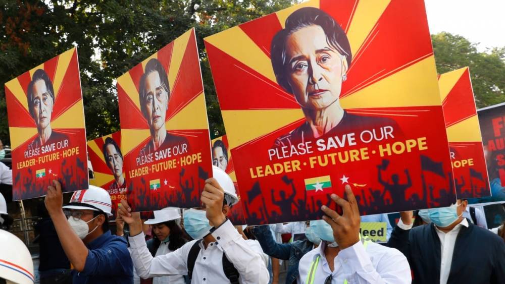 Лидер демократических сил в Мьянме Су Чжи предстала перед судом путчистов