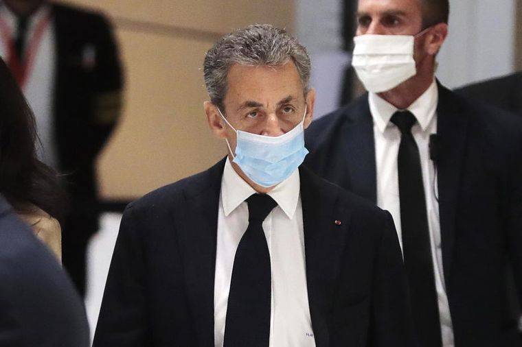 Приговор Николя Саркози: три года лишения свободы, два – условно