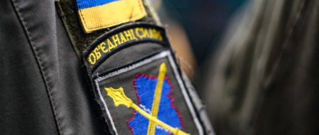 На Донбассе подорвался автомобиль с украинскими военными, пострадали 9 человек
