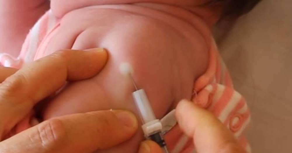 В Украине уже полтора месяца новорожденным не колют БЦЖ-вакцину: названа причина