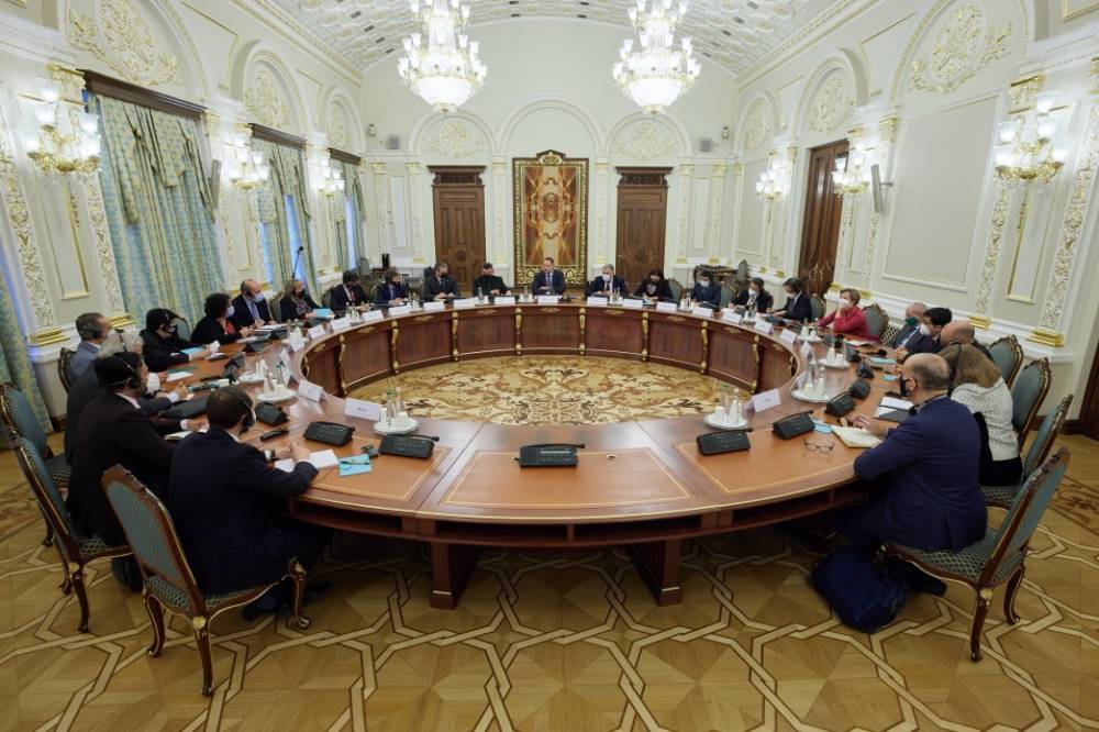 Ермак обсудил с послами G20 ситуацию на Донбассе