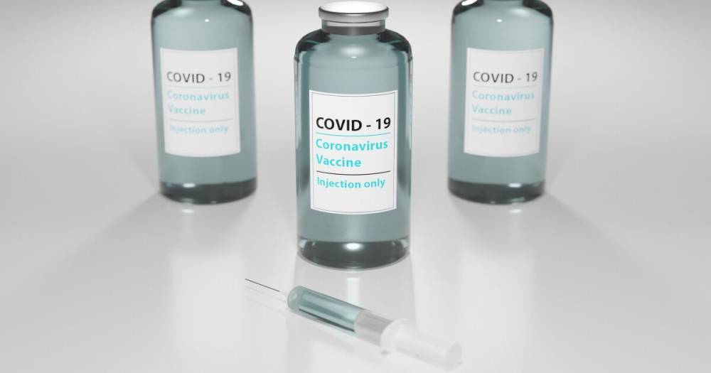 Разумков не спешит прививаться от COVID-19 индийской вакциной