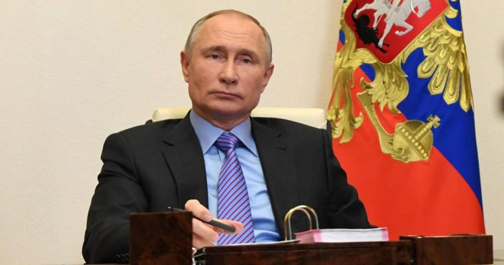 Путин: Россию пытаются ограничить "только за то, что она существует"