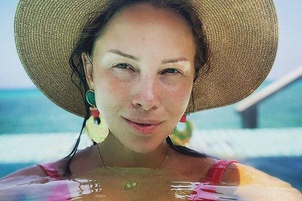 Полина Диброва показала все недостатки своего лица на фото без фильтров