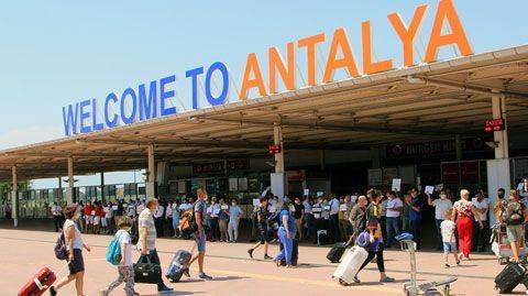 Турция меняет правила въезда в страну: что ждет украинских туристов?
