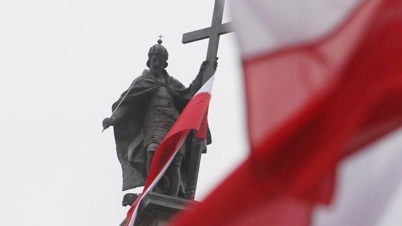 Беларусь выслала еще двух польских дипломатов