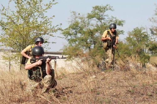Экс-полковник Баранец: вероятное наступление в Донбассе может закончиться для Зеленского границей Украины по Днепру
