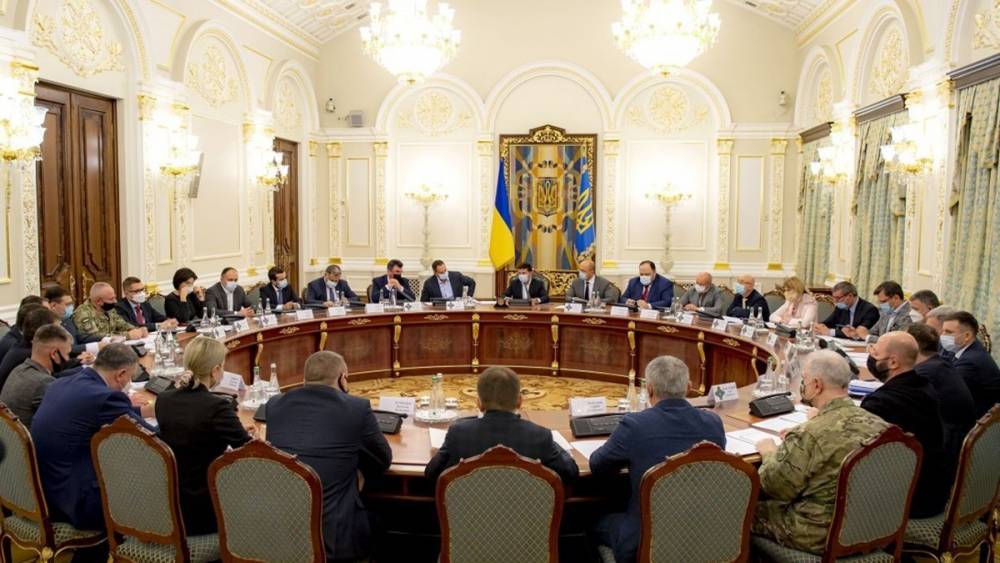СНБО и власть интересуют отдельные фамилии в списке, – Ступак о Харьковских соглашениях