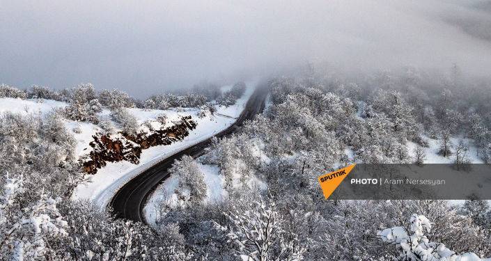 Почти метровый снежный покров – Гагик Суренян опубликовал фото из Сюника